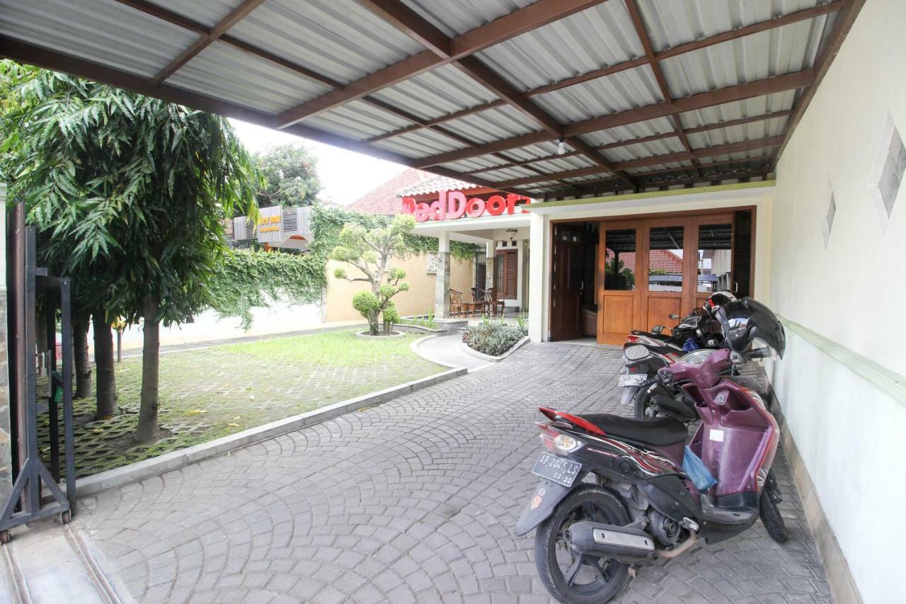 Reddoorz Plus @ Tegal Panggung Yogyakarta Luaran gambar